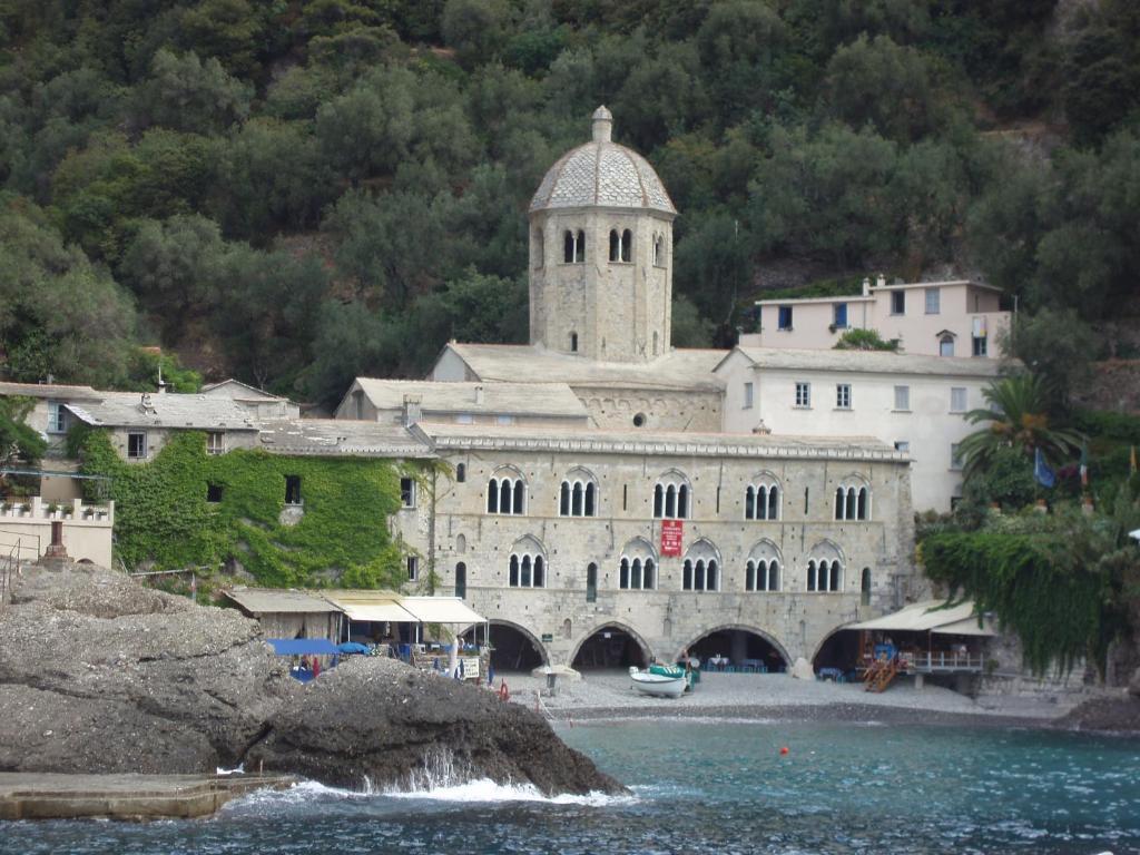 Augusta Albergo B&B Camogli Exterior photo