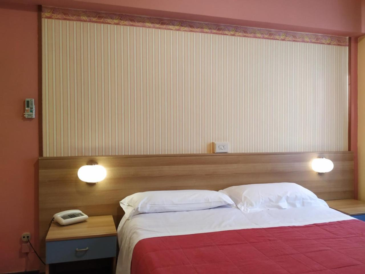 Augusta Albergo B&B Camogli Exterior photo